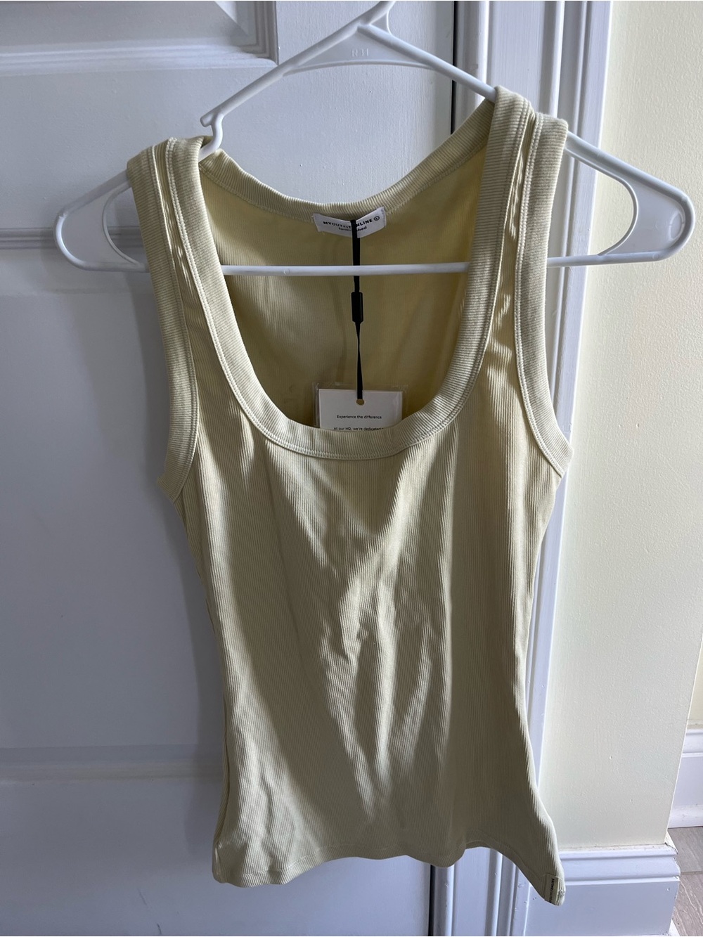 My Outfit Online Scoop Neck Ribbed Tank Top - Light Yellow